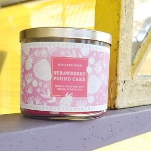 B&BW Strawberry Pound Cake 3-Wick Candle